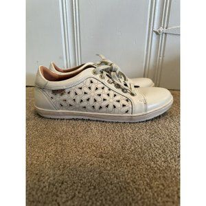 Pikolinos Lagos Shoes Nata White Leather Perforated Sneakers Womens Sz 39 US 8.5